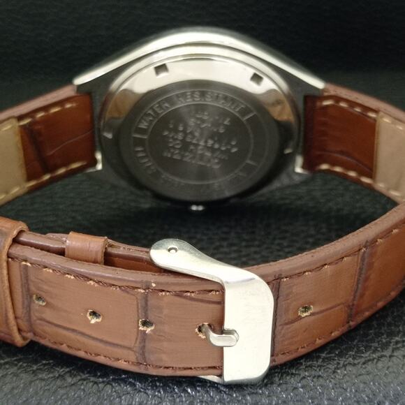 Vintage 1983 Citizen Automatic Mens Silver Watch W/daydate & Black accents - Picture 2 of 9